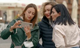 قد يكون ثمن الوحدة باهظا ..كيف تجد  أصدقاء جيدين