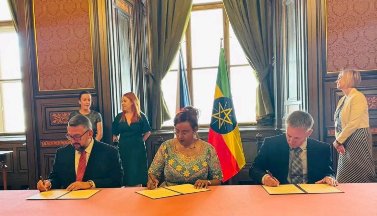 Read more about the article توقيع إنشاء أول متحف للأطفال في إثيوبيا وعمة الإنسانية “لوسي”، تجوب أوروبا بعرضها الأول في براغ