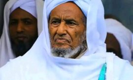 المفتي الحاج عمر إدريس (1937 – 2025): حياة مليئة بالإيمان والحكمة والإصلاح بين الناس