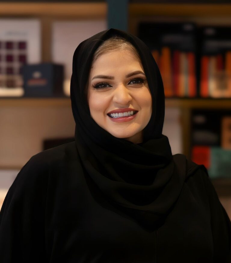 Read more about the article من (أنا ) إلى ( نـا)  بقلم / سلافة سمباوه